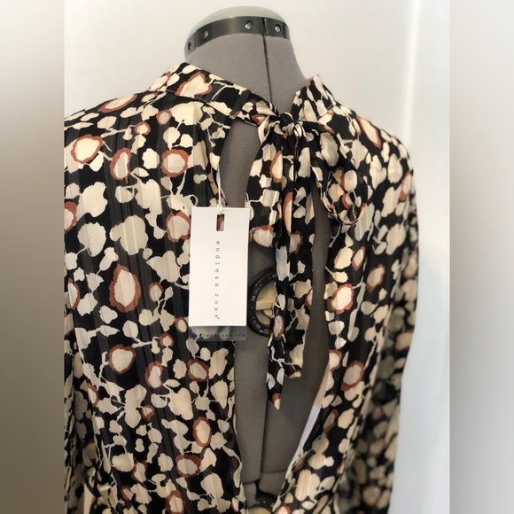 NWT Endless Rose open back romper - Picture 6 of 15